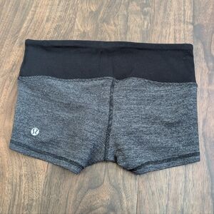 Lululemon athletica 4 Women's Black and Heather Gray Mid-Rise Bike Shorts